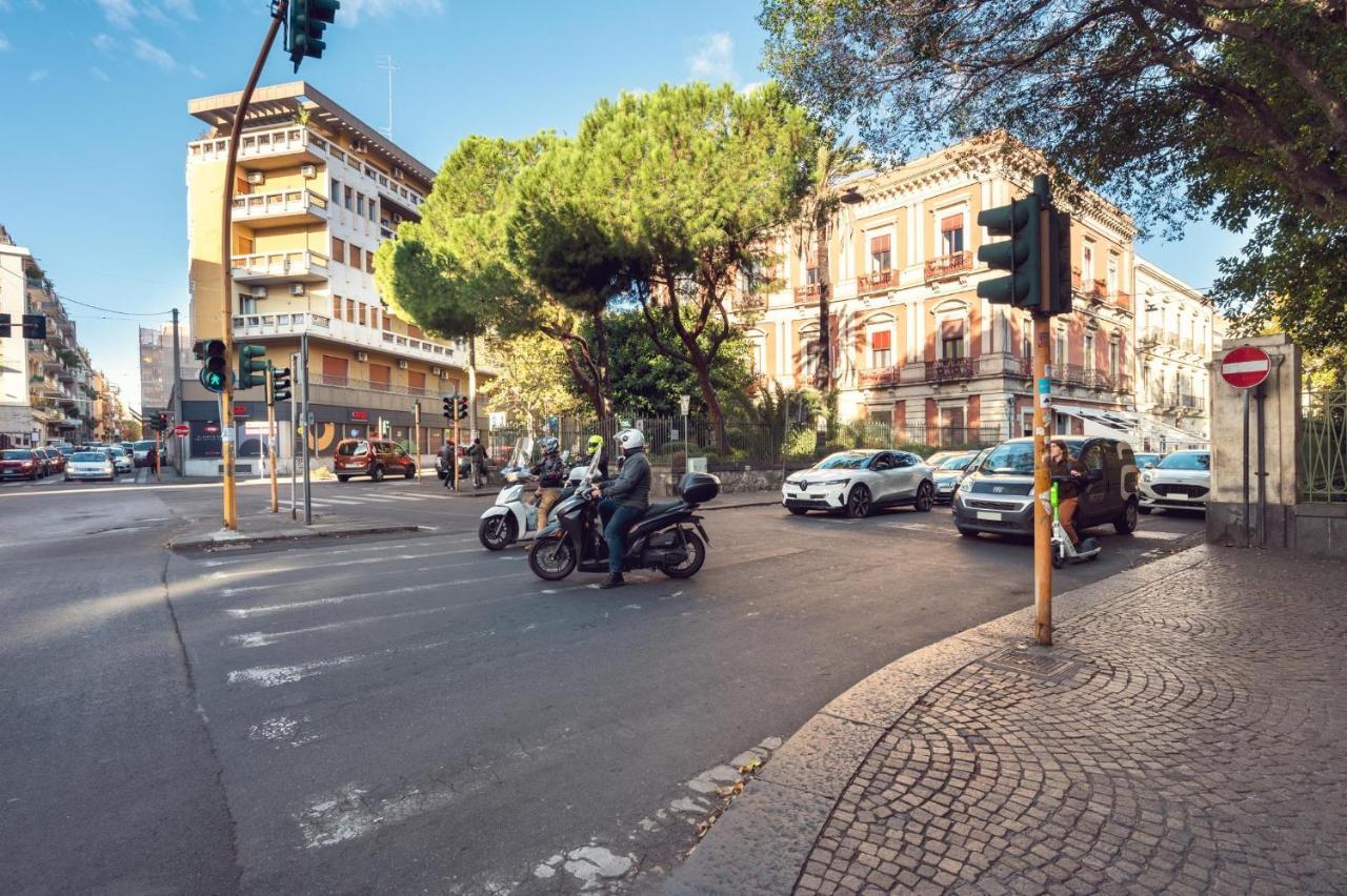 Bed and Breakfast Palazzobellini Катания Экстерьер фото